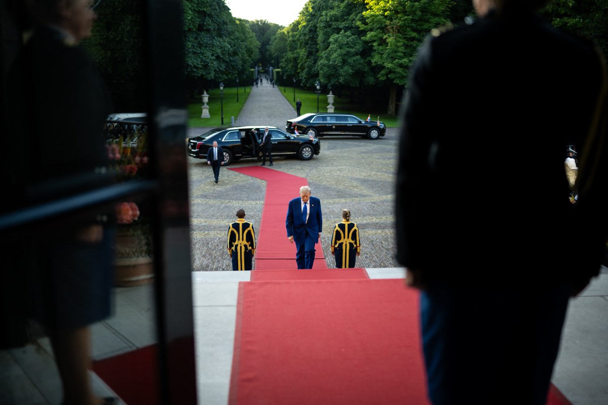 President Donald Trump arrives to the Huis ten Bosch Palace before greeting King Willem-Alexander and Queen Maxima of the Netherlands ahead of the 2025 NATO Summit, Tuesday, June 24, 2025, in The Hague, Netherlands. (Official White House Photo by Daniel Torok)