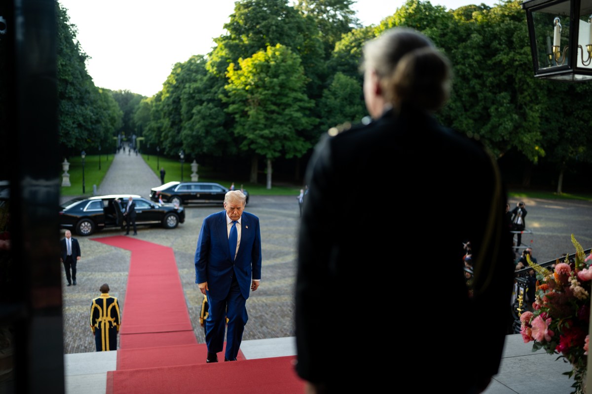 President Donald Trump arrives to the Huis ten Bosch Palace before greeting King Willem-Alexander and Queen Maxima of the Netherlands ahead of the 2025 NATO Summit, Tuesday, June 24, 2025, in The Hague, Netherlands. (Official White House Photo by Daniel Torok)