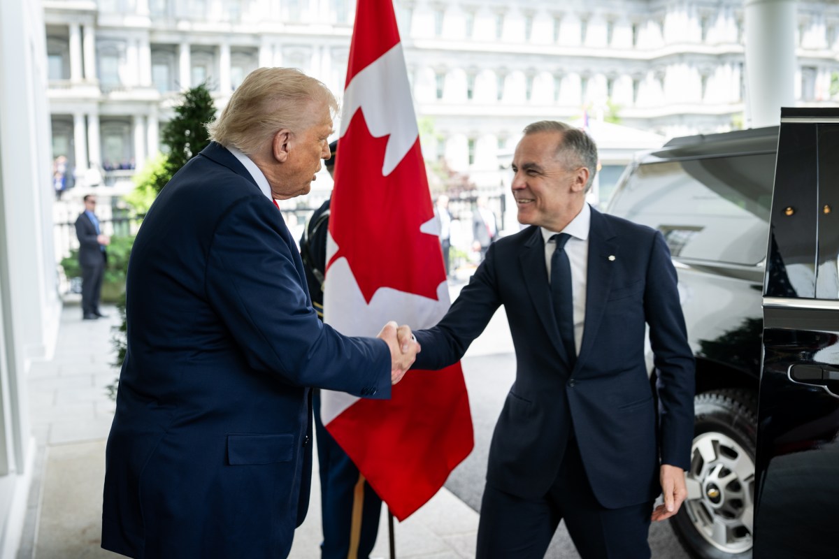 President Donald Trump greets Prime Minister of Canada Mark Carney, Tuesday, May 6, 2025, at the West Wing entrance of the White House. (Official White House Photo by Daniel Torok)
